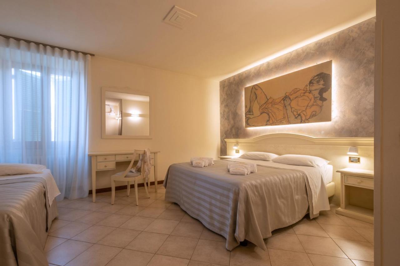 Hotel San Lorenzo ปอสโซเลงโก ภายนอก รูปภาพ