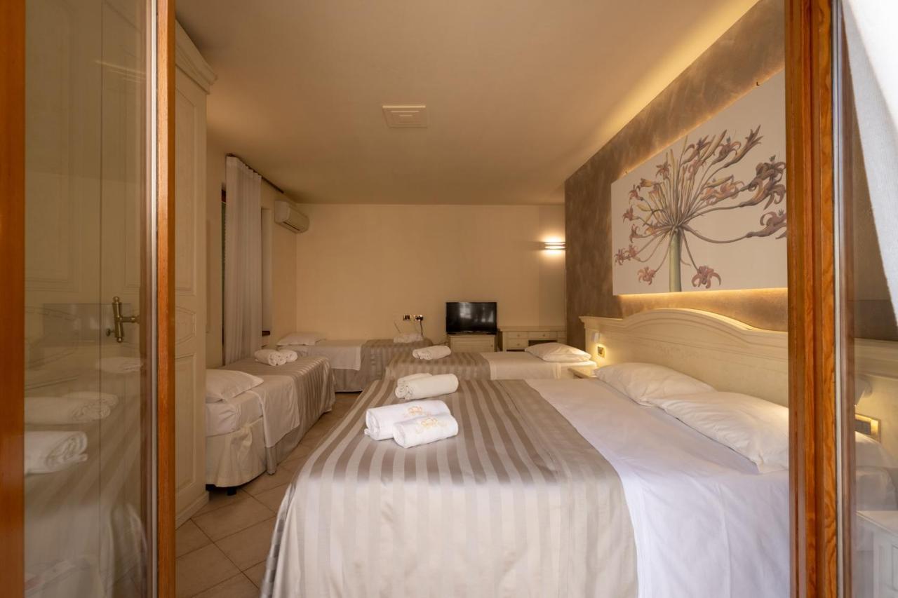 Hotel San Lorenzo ปอสโซเลงโก ภายนอก รูปภาพ