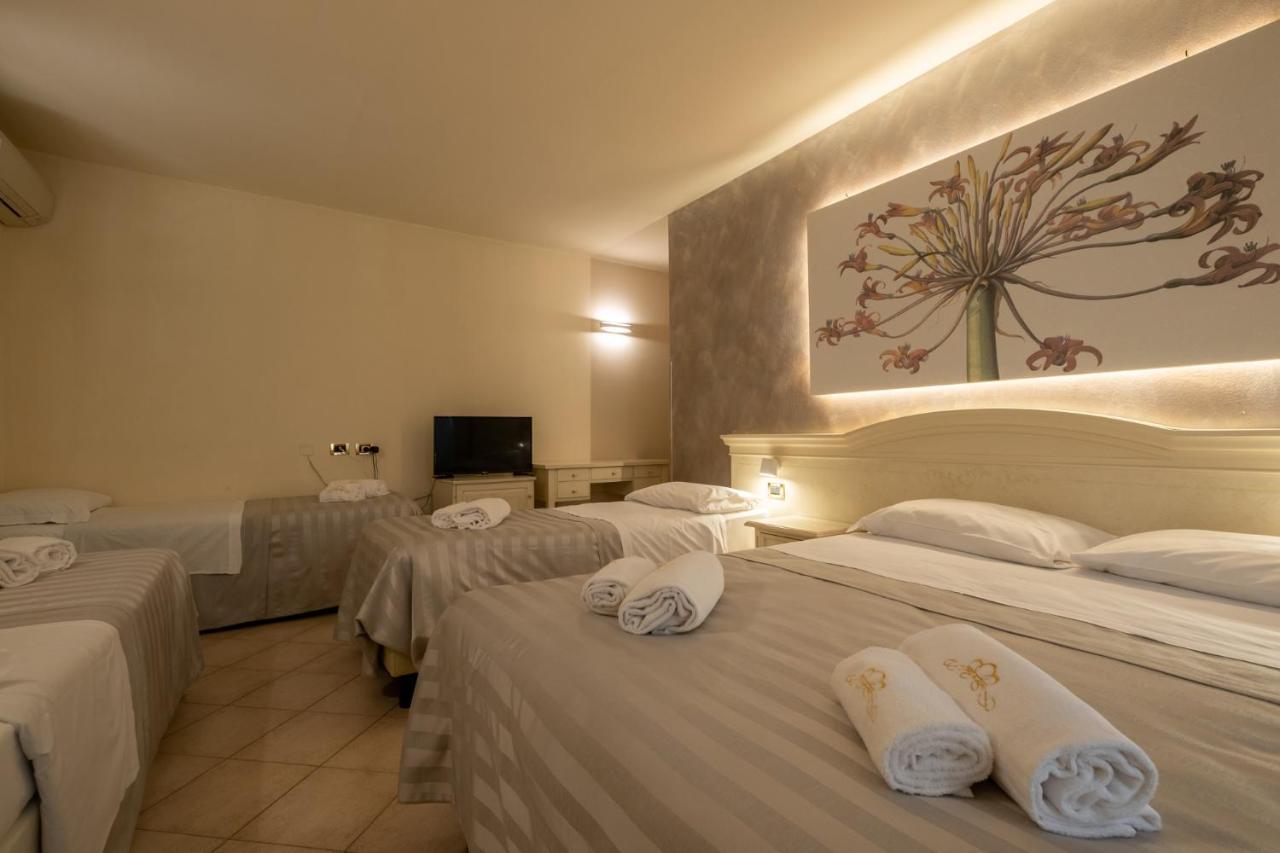 Hotel San Lorenzo ปอสโซเลงโก ภายนอก รูปภาพ